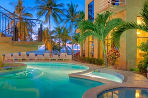 Outdoor pool, sun loungers