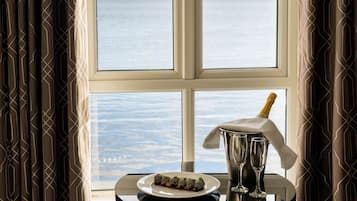 Habitación con 1 cama matrimonial o 2 individuales, vista al océano | Vista a la playa o el mar