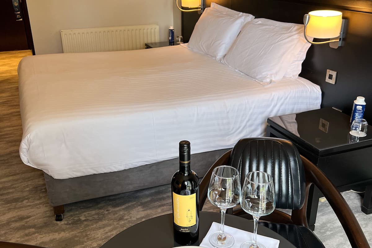 classic twin room | premium bedding, desk, iron/ironing board, free wifi