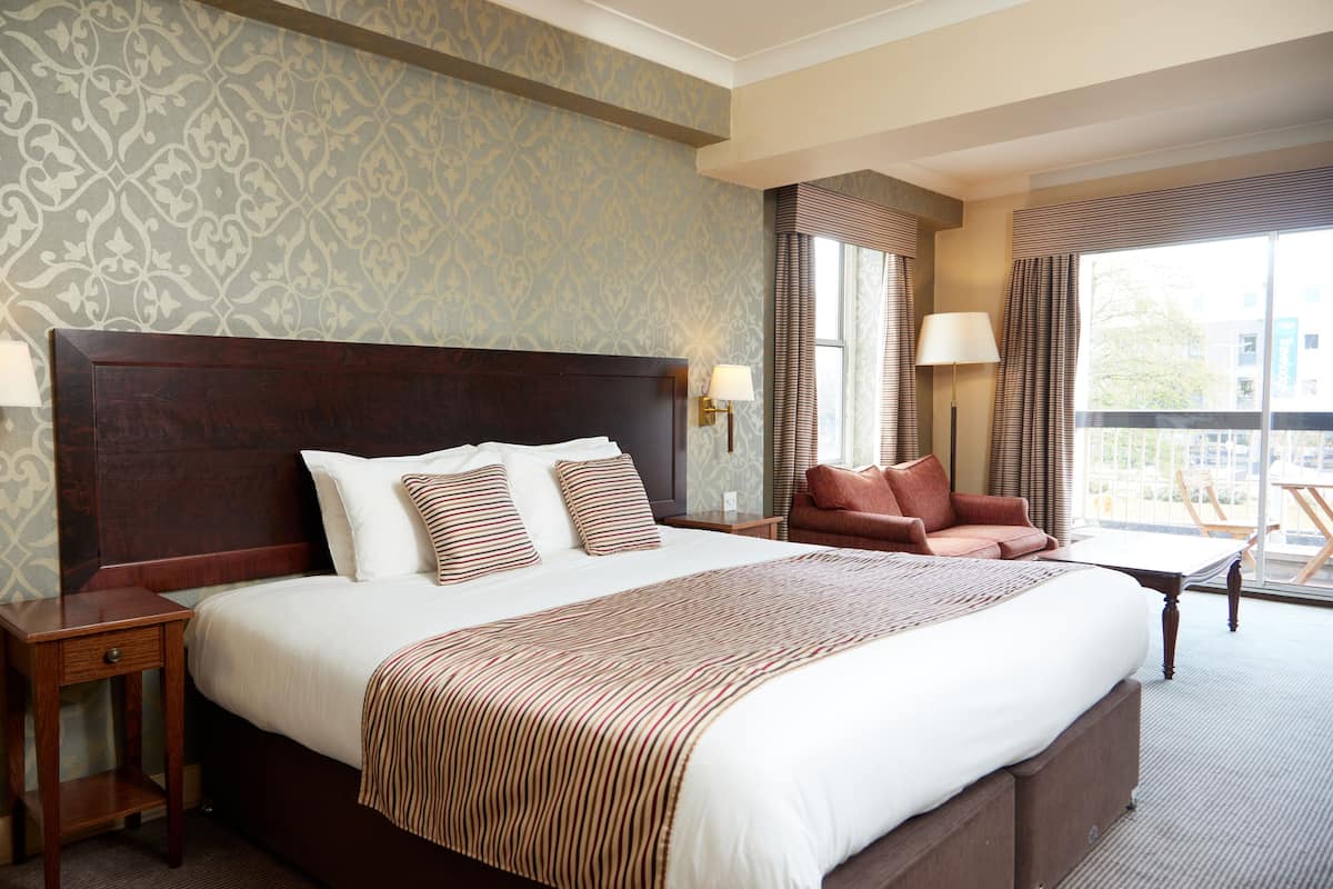 Standard Room (Feature) | Desk, iron/ironing board, free WiFi, bed sheets