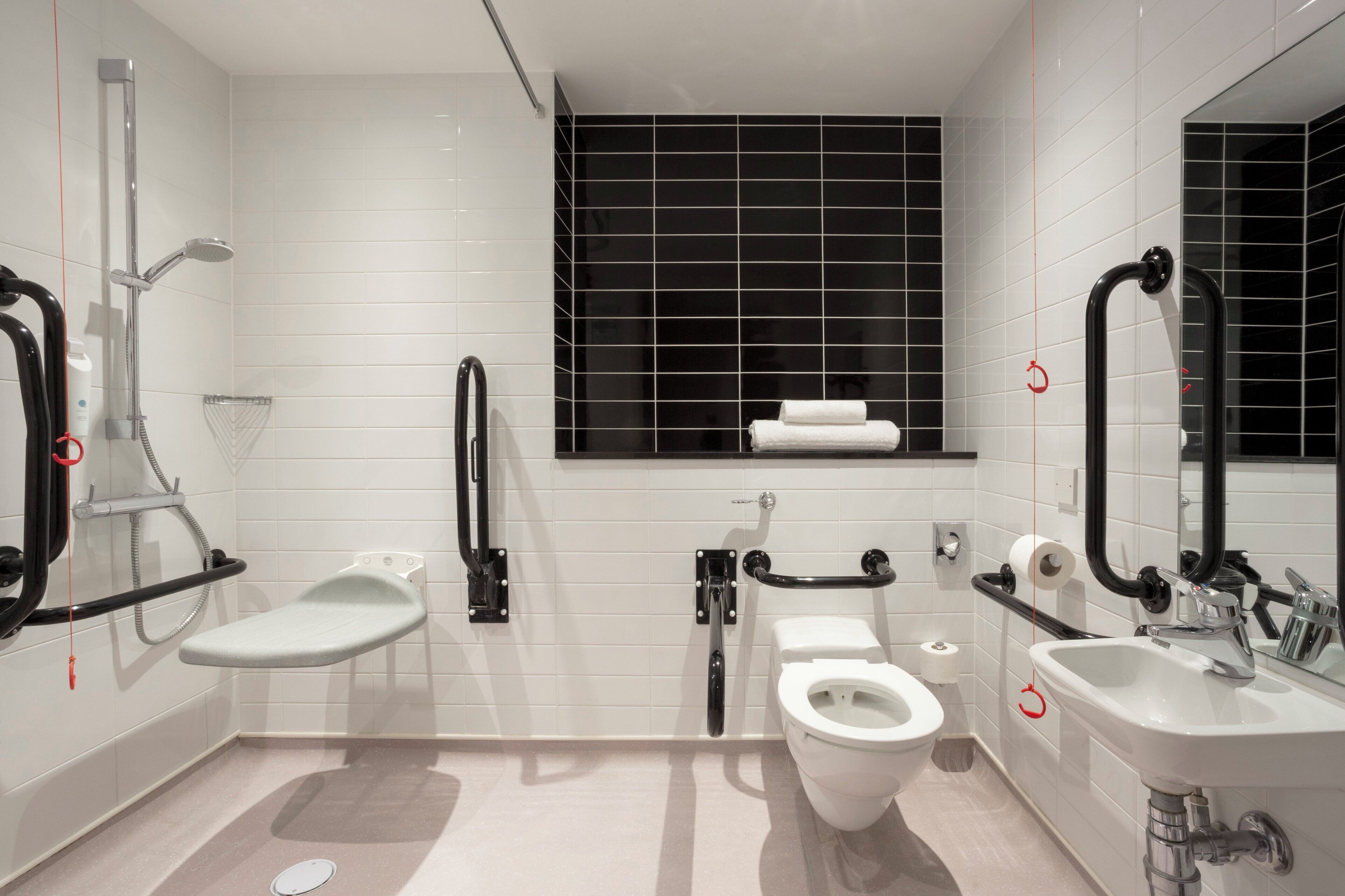Habitación estándar, 1 cama doble, accesible para personas con discapacidad | Baño