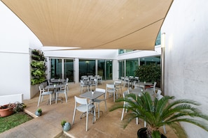 Food court