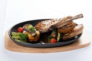 Frokost og middag serveres