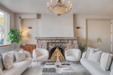 Lobby. The Windsor Hotel by Hoco Hotels Collection