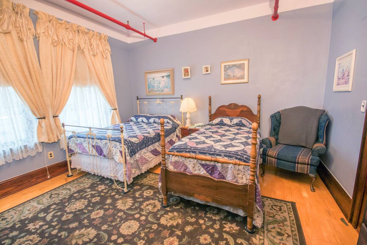 Family Suite, 2 Bedrooms, Private Bathroom (King Two Bedroom Suite) | 1 bedroom, premium bedding, memory-foam beds, individually decorated