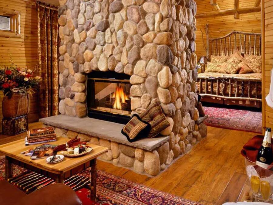 Suite Premium, hot tub, pemandangan danau (Birch) | Seprai premium, brankas, dan didekorasi berbeda-beda