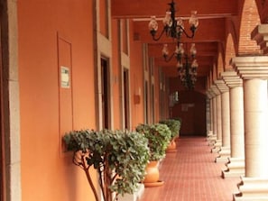 Exterior detail - Hotel Mision Tlaxcala (Tlaxcala)