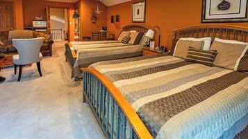 Ropa de cama de alta calidad, escritorio y sistema de insonorización