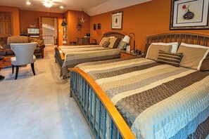 套房, 2 張加大雙人床,   非吸煙房 (Loft Suite) | 高級寢具、書桌、隔音、免費無線上網