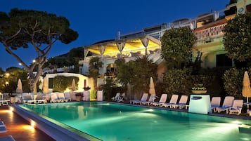 Outdoor pool, a rooftop pool, sun loungers