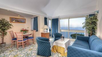 Minibar, in-room safe, desk, blackout curtains