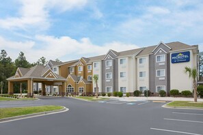 Exterior - Microtel Inn & Suites by Wyndham Walterboro (Walterboro)