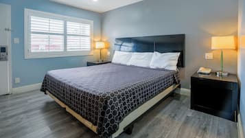 Työpöytä, ilmainen Wi-Fi, vuodevaatteet