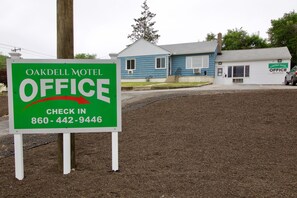 Exterior - Oakdell Motel (Waterford)