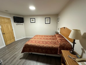 Standaard kamer, 1 queensize bed, niet-roken | Een bureau, geluiddichte muren, gratis wifi, beddengoed