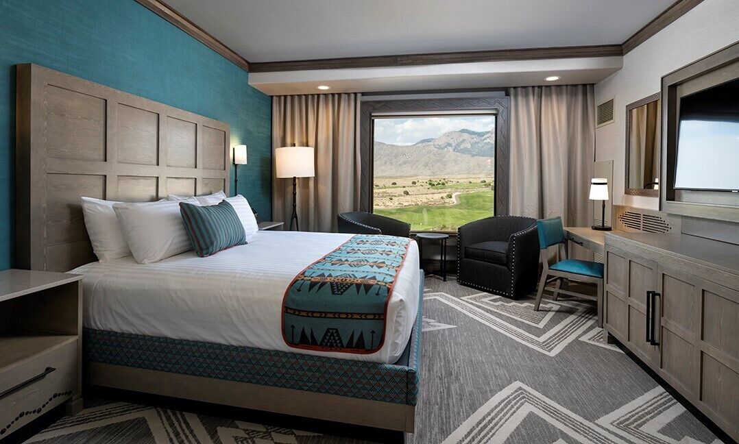 Habitación Deluxe, 1 cama King size, con acceso para personas discapacitadas, para no fumadores | Ropa de cama de alta calidad y camas con pillow-top 