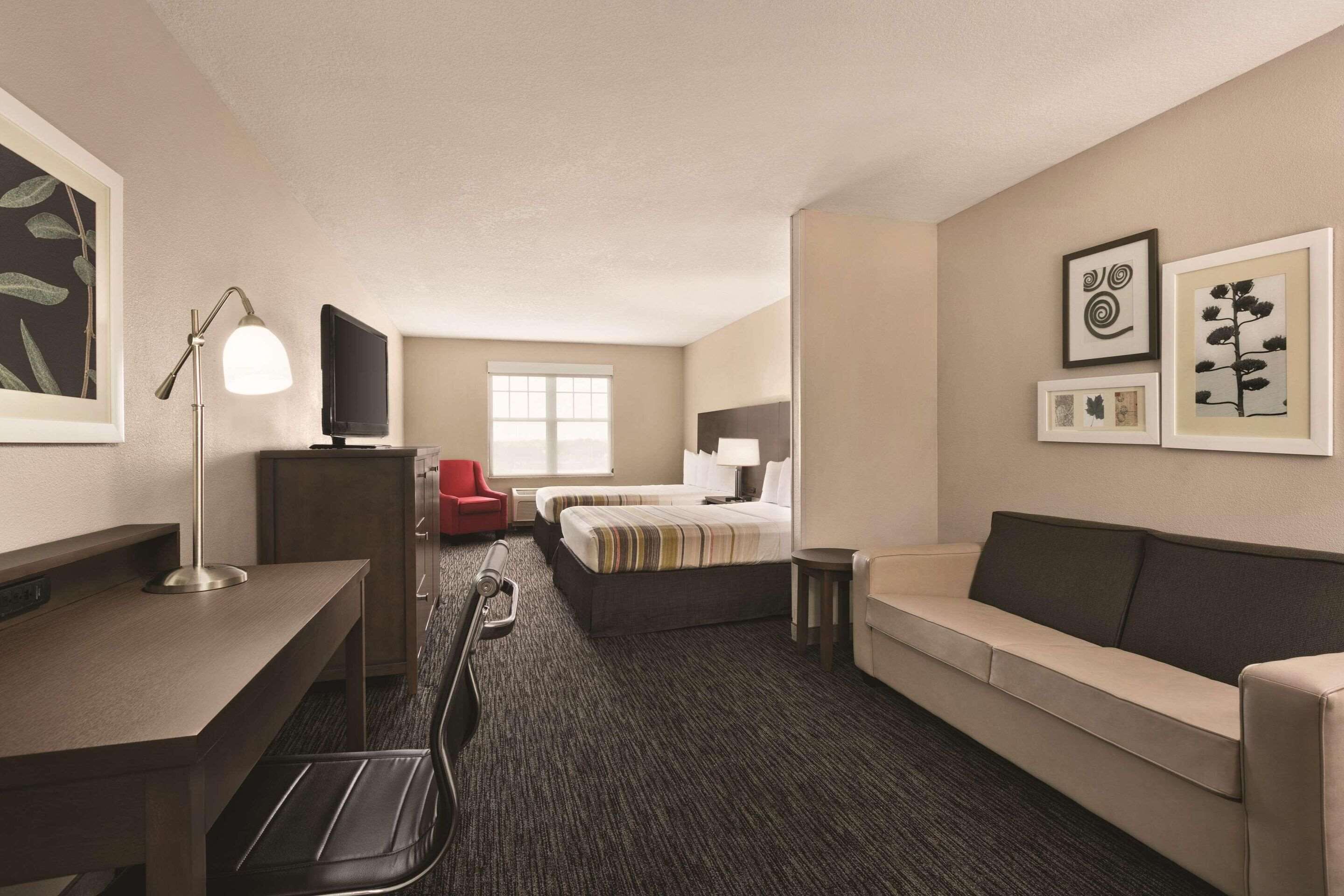 Studio Suite, Multiple Beds, Non Smoking | Premium bedding, in-room safe, soundproofing, iron/ironing board