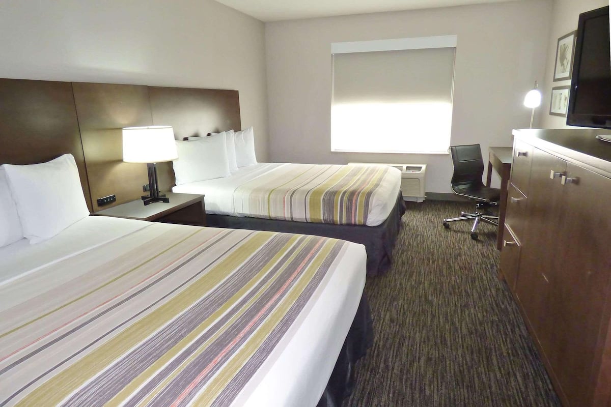 1 bedroom, premium bedding, in-room safe, soundproofing