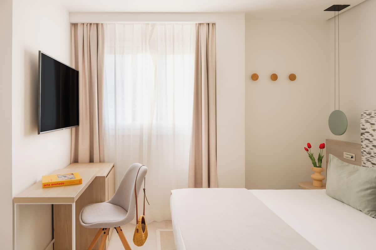 Chambre Simple Supérieure, 1 grand lit