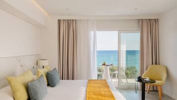 Junior Suite, Sea View | 1 bedroom, minibar, free WiFi, bed sheets