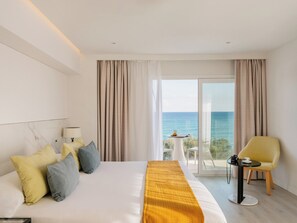 Junior Suite, Sea View | 1 bedroom, minibar, free WiFi, bed sheets