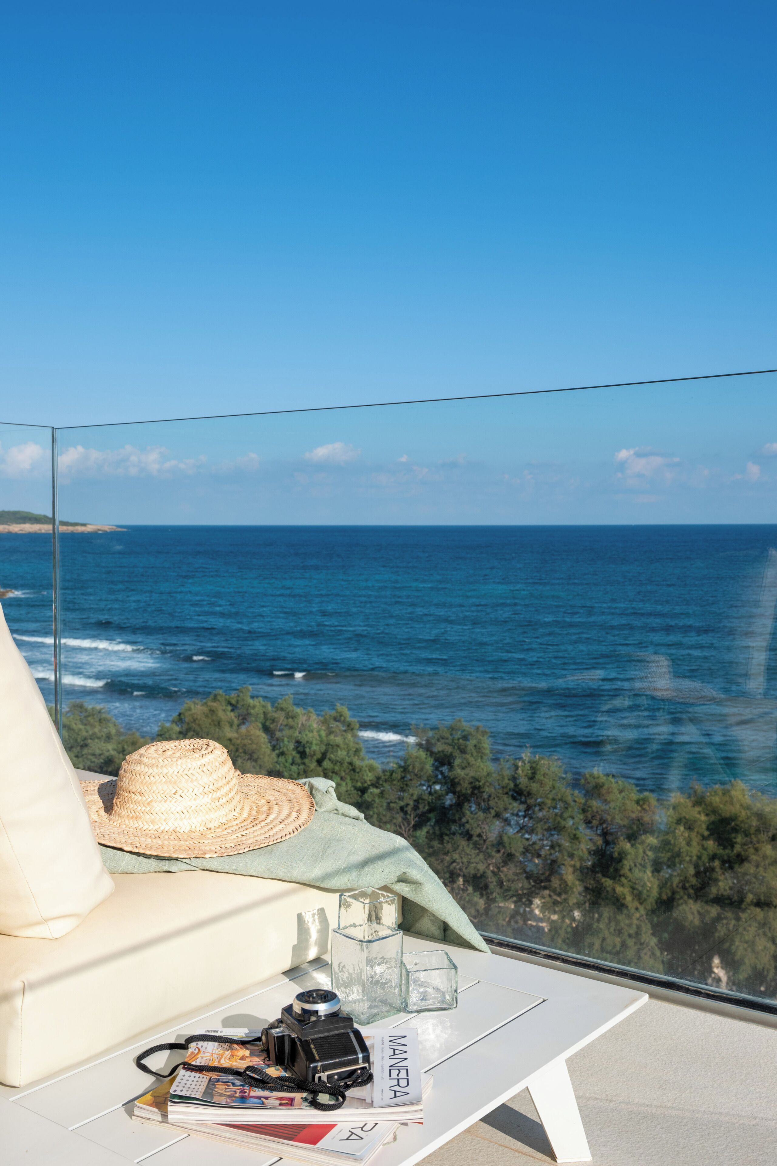 Superior Room Frontal Sea View | Terraza o patio