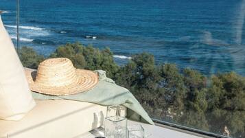 Superior Room Frontal Sea View | Terraza o patio