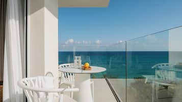 Superior Room Frontal Sea View | Terrasse/Patio