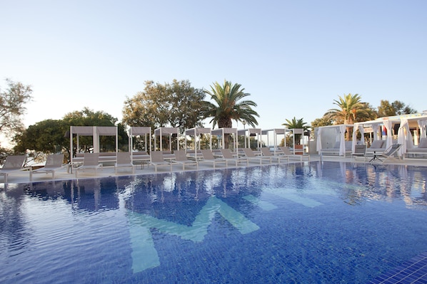 Piscina interna, piscina externa