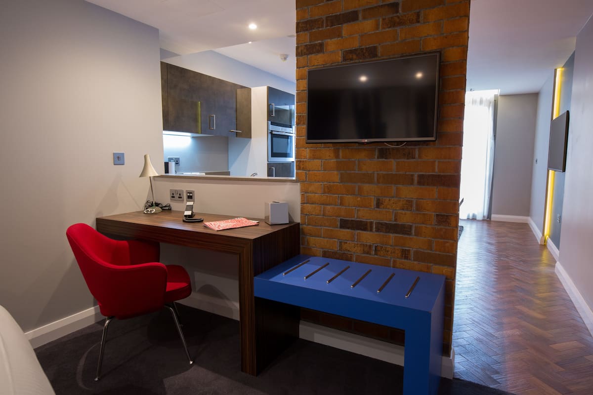 Apartment, 1 Bedroom | In-room business centre