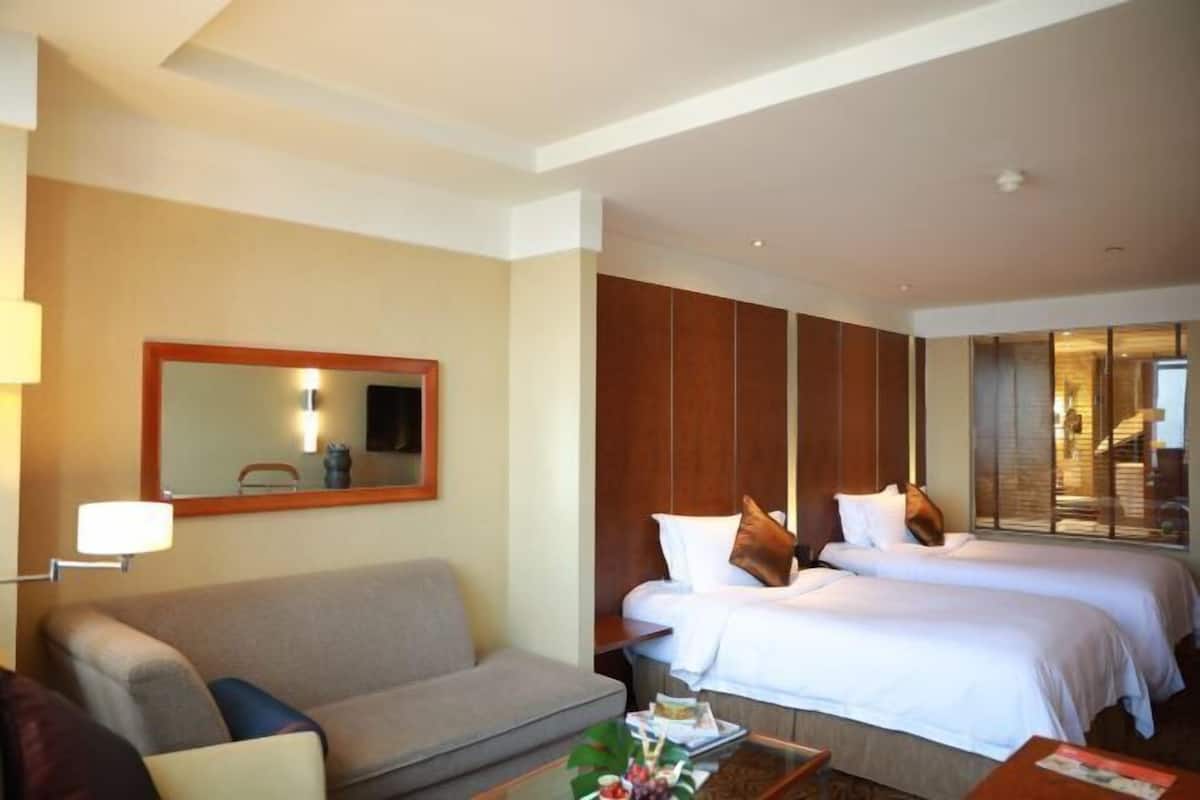Minibar, in-room safe, desk, soundproofing