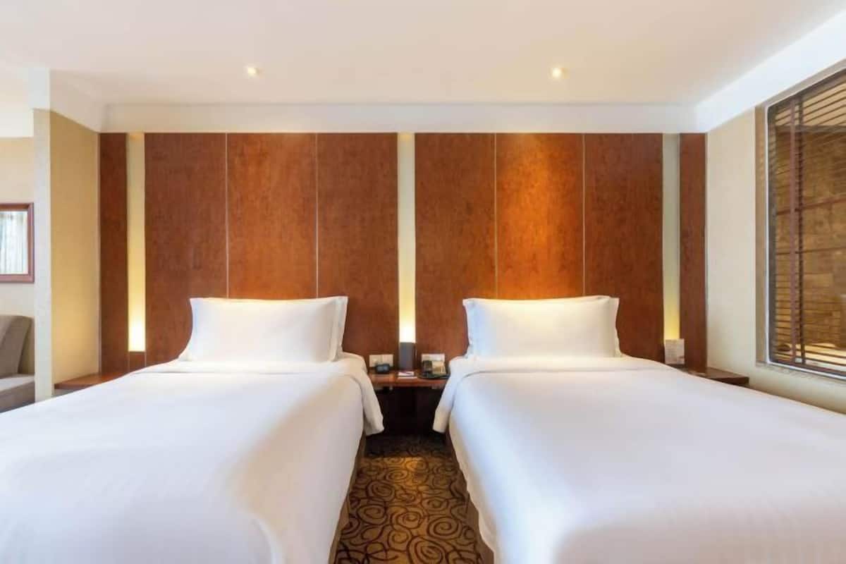 Minibar, in-room safe, desk, soundproofing