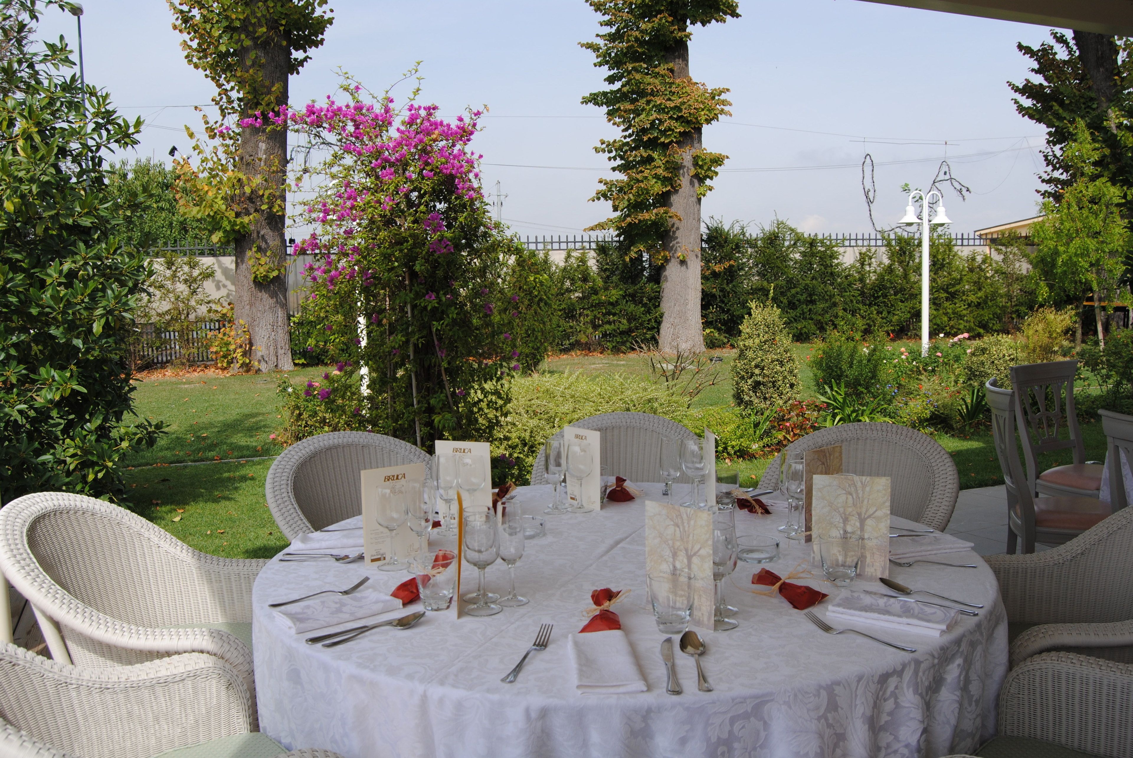 breakfast, dinner served; italian cuisine, al fresco dining