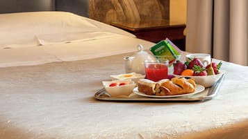 Classic Double or Twin Room | Premium bedding, minibar, in-room safe, desk