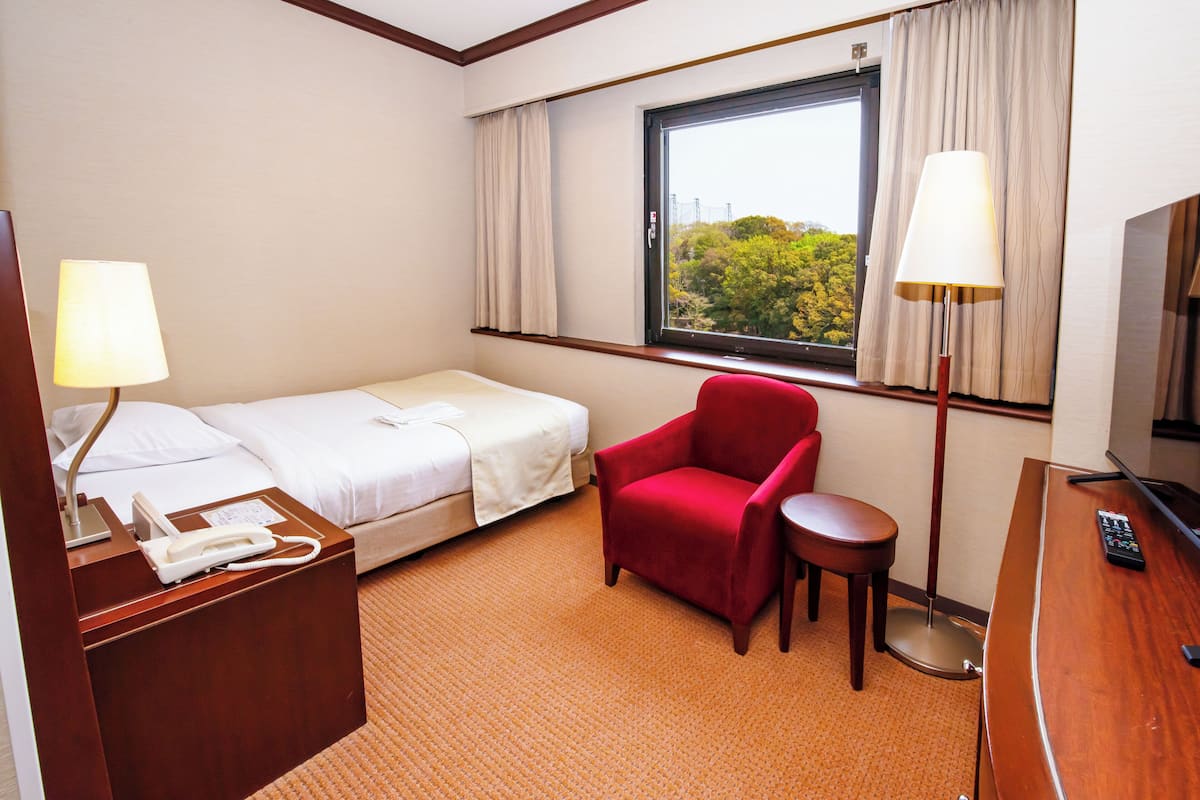 Single Room, 1 Bedroom | 1 bedroom, down comforters, in-room safe, desk