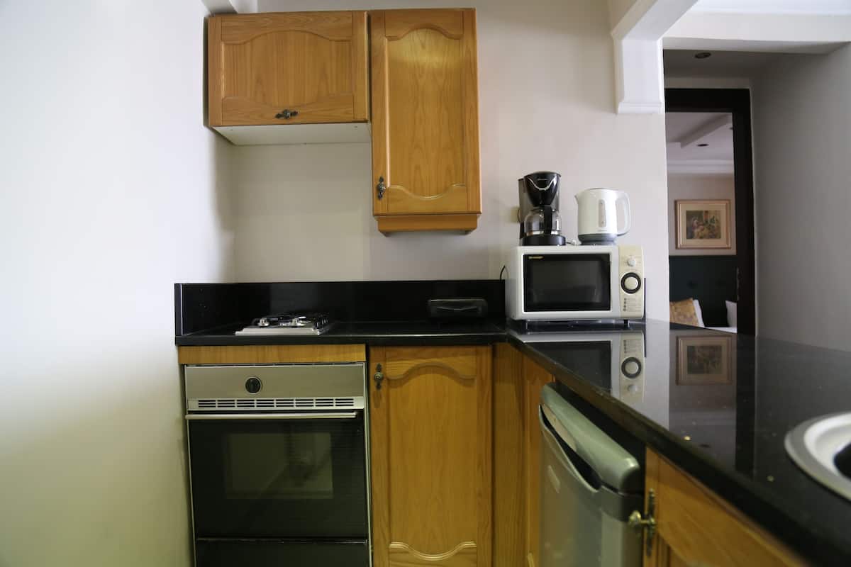 Deluxe Duplex (Suite) | Dapur peribadi | Peti sejuk, pembancuh kopi/teh, cerek elektrik