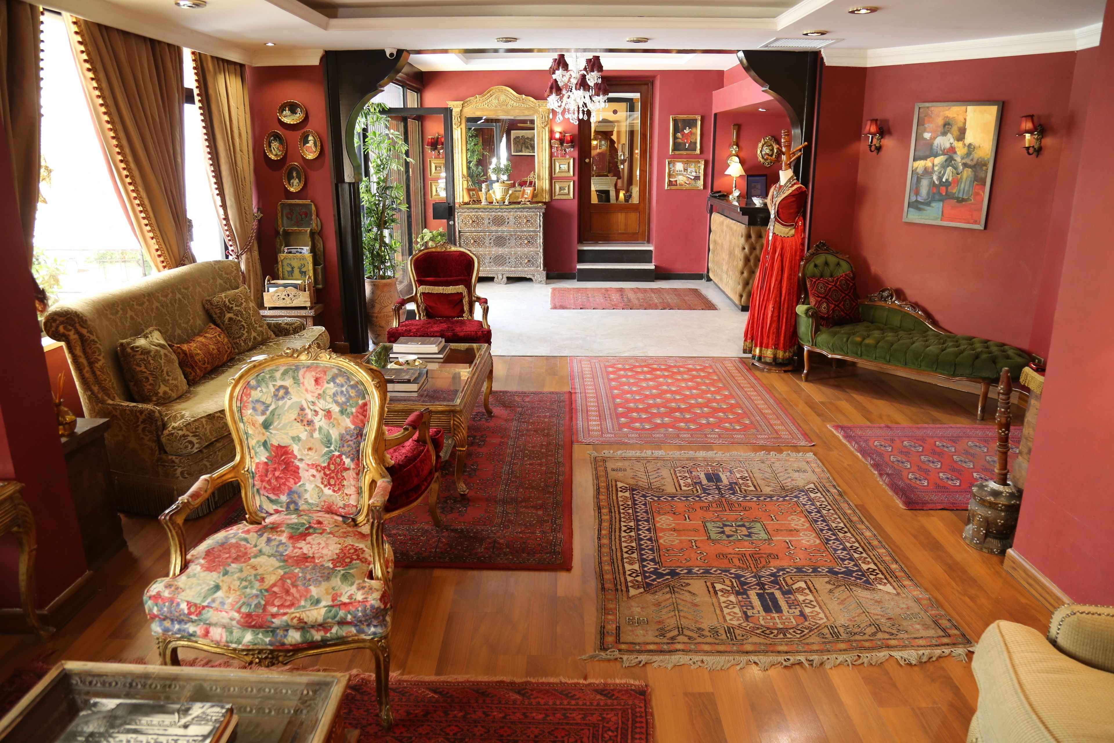 Photo - Gondola Hotel & Suites