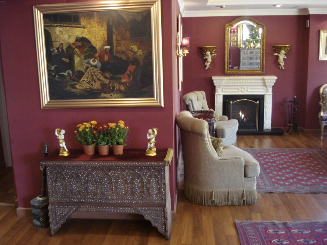 Photo - Gondola Hotel & Suites