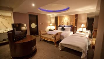 Deluxe Double Room with Extra Bed | Down comforters, pillowtop beds, free minibar, in-room safe