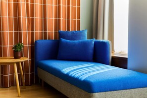 高級寢具、羽絨被、遮光布/窗簾、熨斗/熨衣板