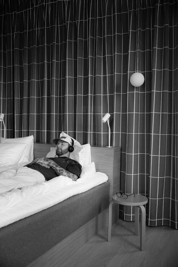 Ropa de cama de alta calidad, cubrecamas y cortinas blackout 