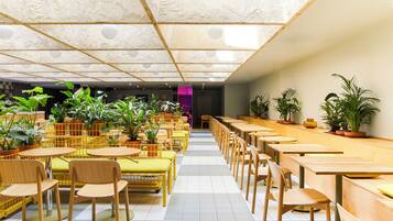 فطور أوروبي يوميًا بتكلفة قدرها (22 EUR للشخص)