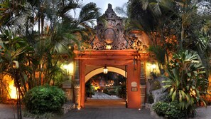 Fachada de la propiedad