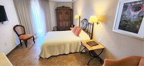 Ducha, artículos de tocador de diseñador, secador de pelo, pantuflas