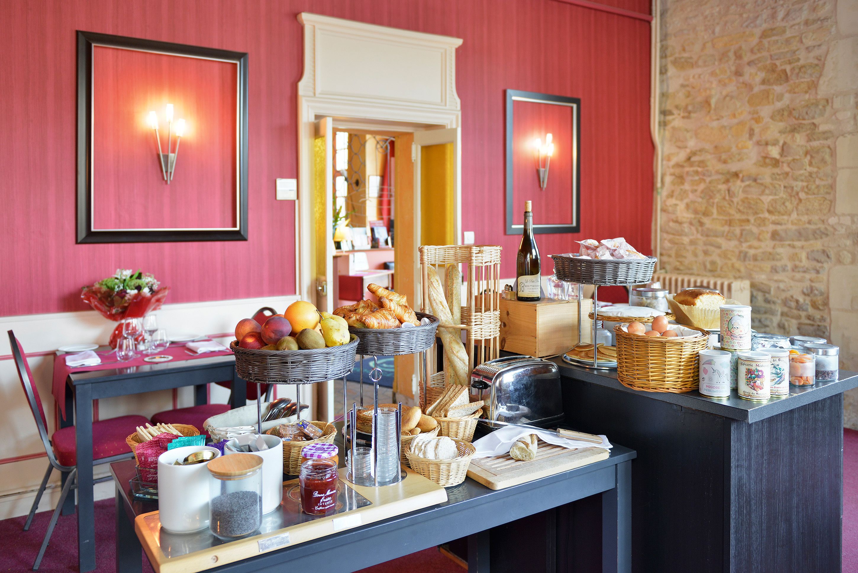 Dagelijks ontbijtbuffet (EUR 13 per persoon)