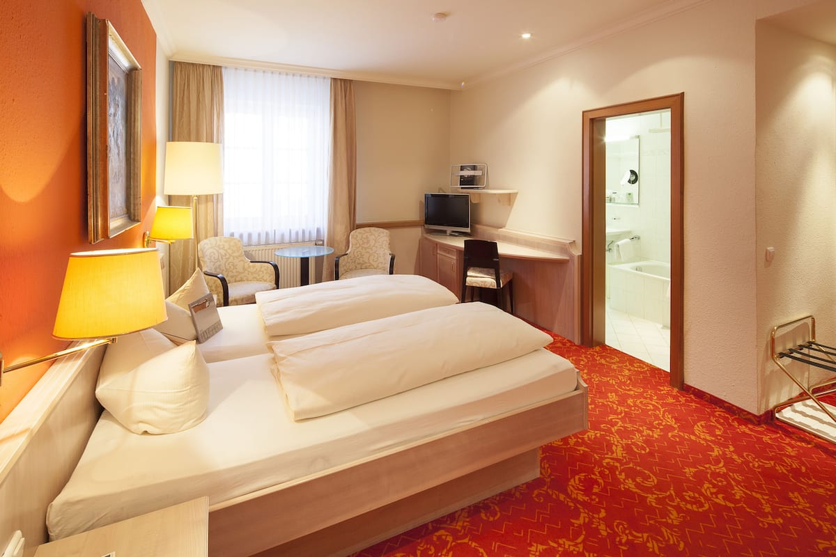 double room | 1 bedroom, premium bedding, minibar, in-room safe