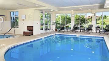 Indoor pool, sun loungers