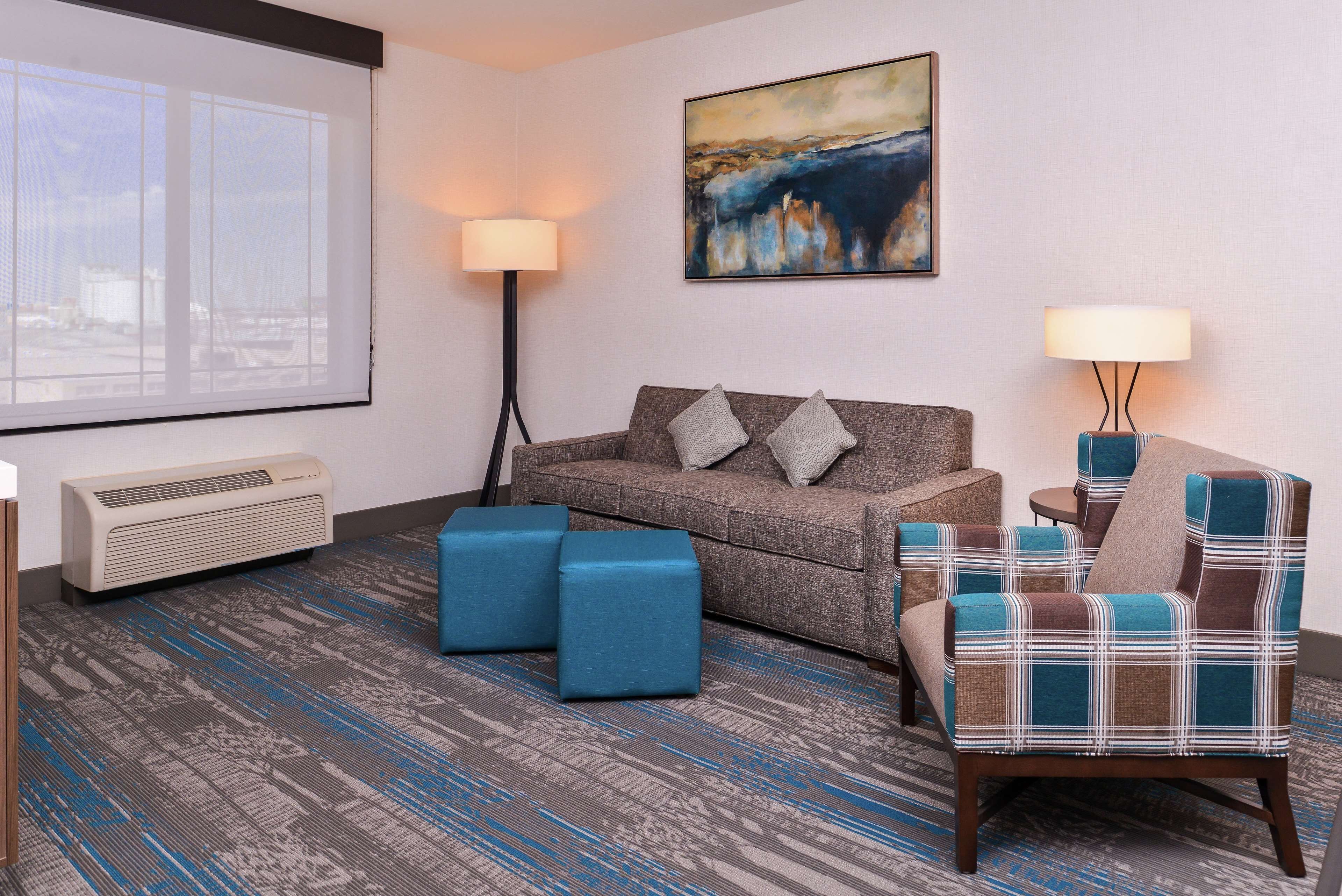 32-inch flat-screen tv with cable channels, tv