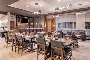 Breakfast and dinner served - Hilton Garden Inn Salt Lake City Downtown (Salt Lake City)