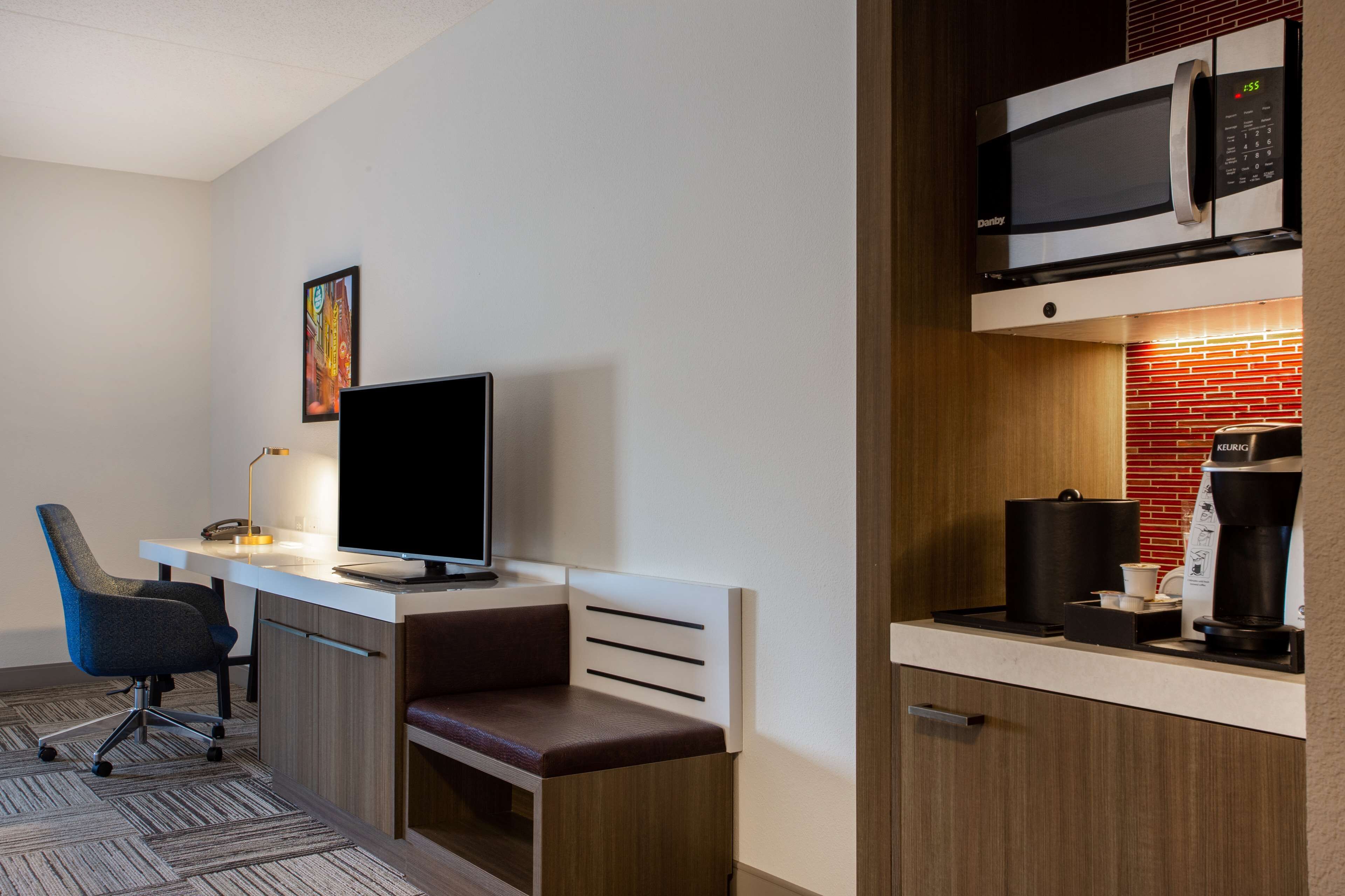 hypo-allergenic bedding, desk, iron/ironing board, free wifi